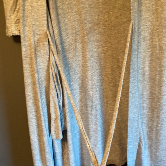 A light material bath robe from George. - Picture 2 of 6